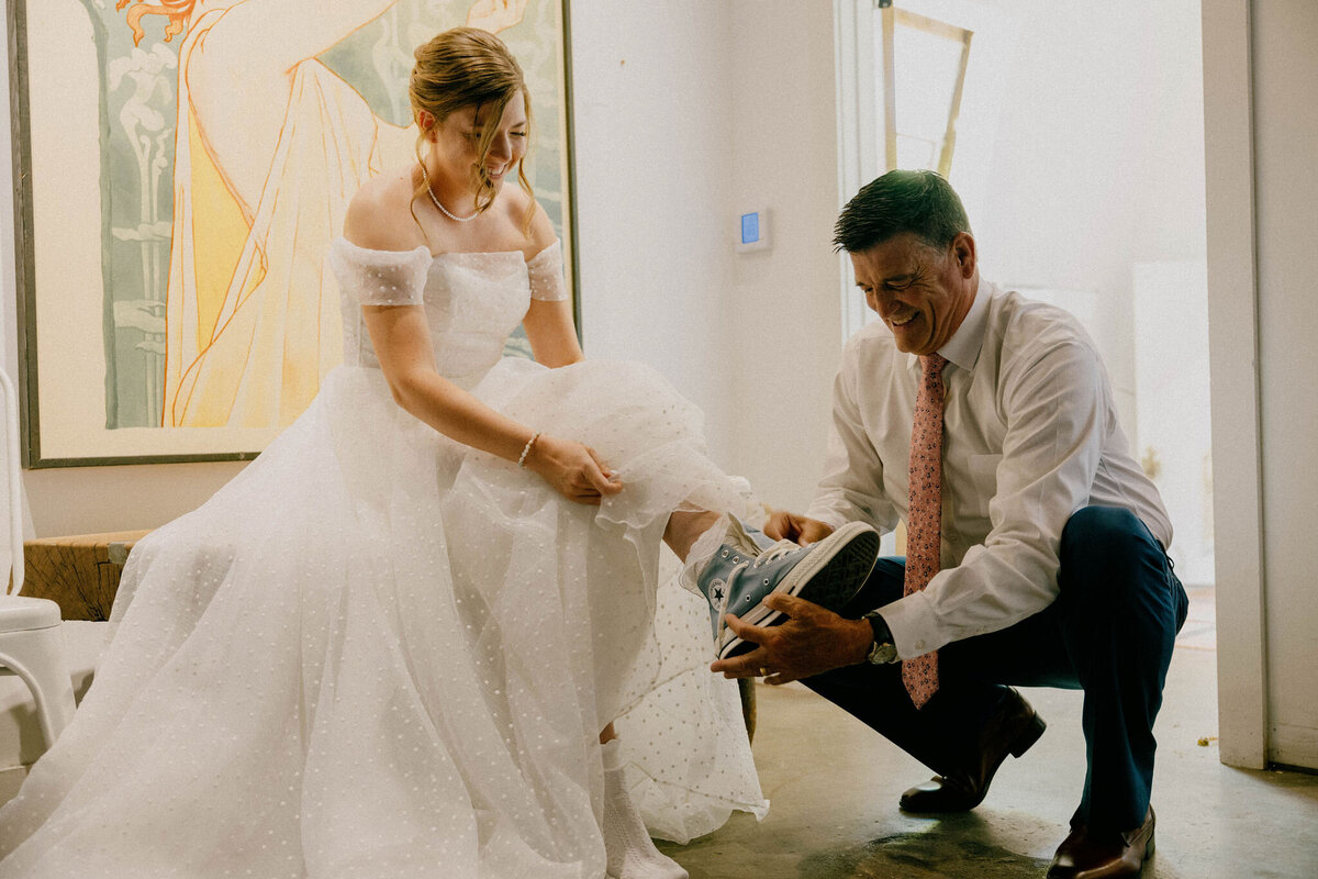 Brooke&PerronWeddingPhotos_GettingReady_AustinWeddingPhotographer_HereafterFilms-61