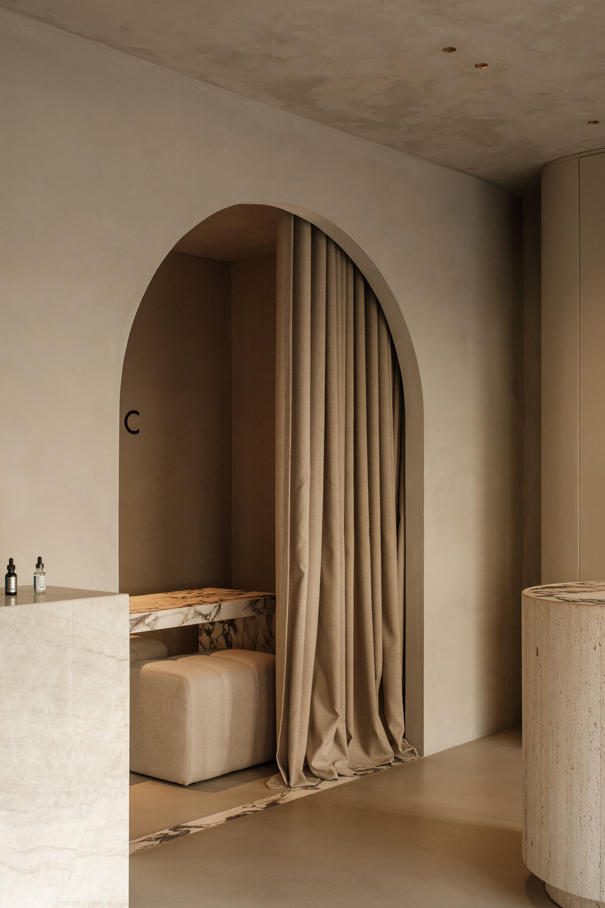 Tom Bremer_Sanne Kurvers Interiors_All Skin Clinic_web-6