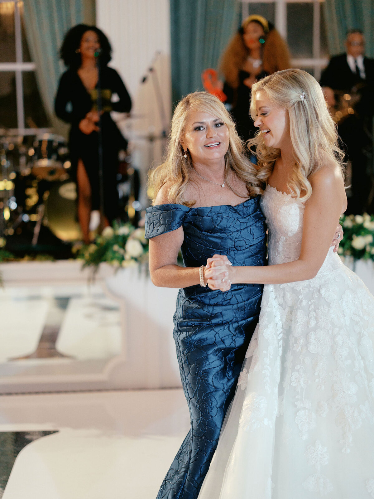 sarahharvey_ditostoweddingpreview414515
