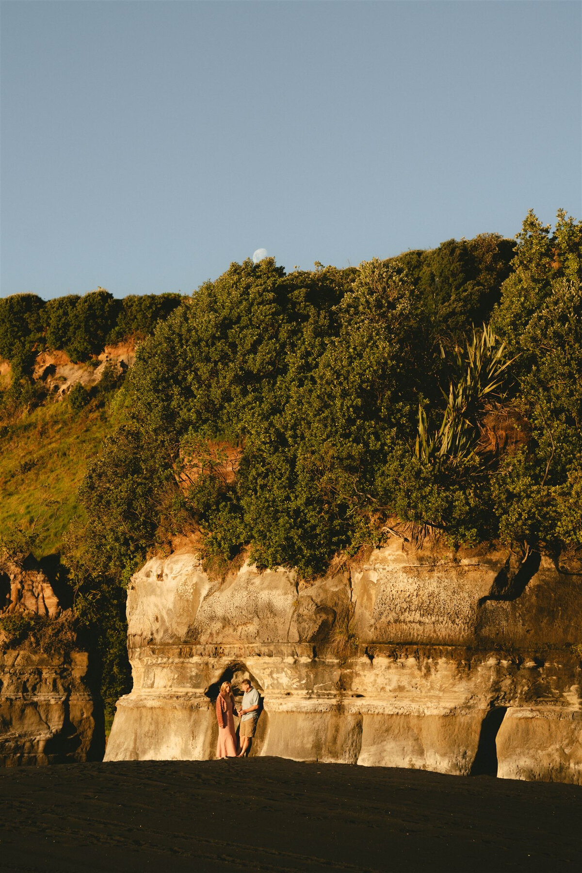 wedding photography nsw couples shoot engagement photos australia elopement micro wedding small elope photographer near me sydney newcastle new zealand content mountains beach_-42