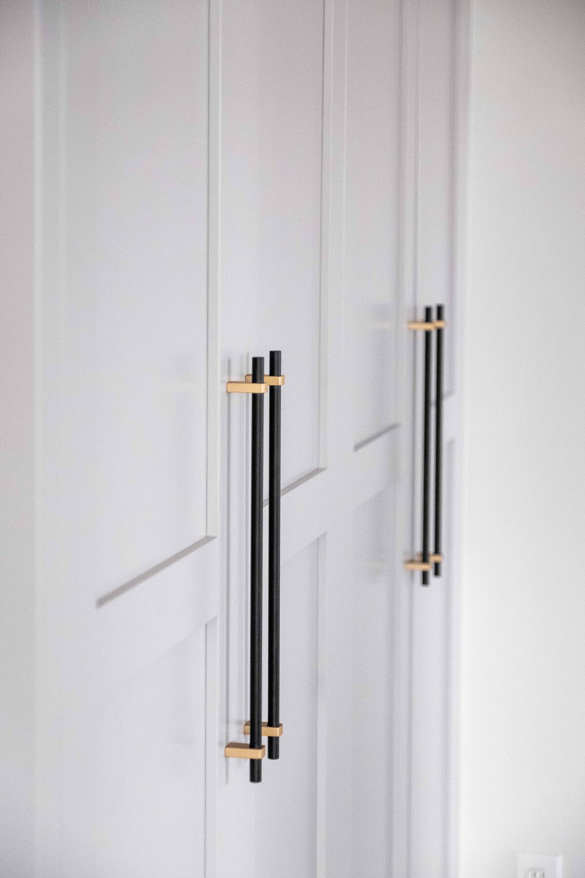 Furnish_entry_Custom Cabinet_Hardware