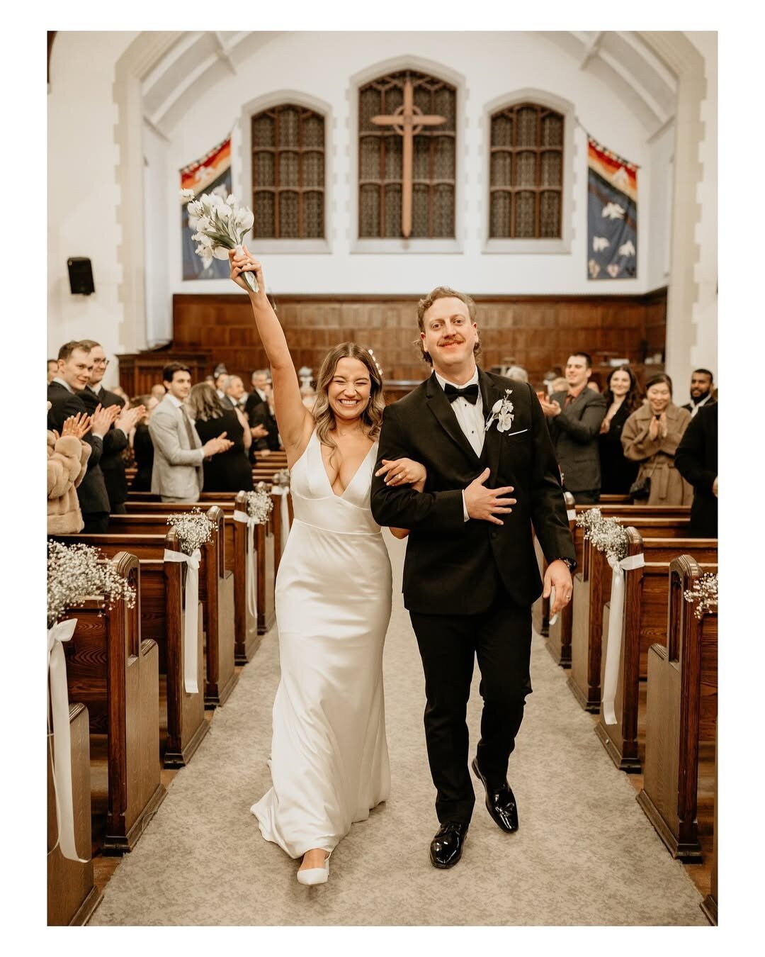 A few more sneaks from last weekend’s city wedding because it was just the most gorgeous bunch. 🤎Alyssa + ConnorStudio- @pretoloft Venue- @banditbrewery Floral- @twowhimsicalflorists Dress- @sashandbustle Makeup- @leahmcbainmakeup (2)