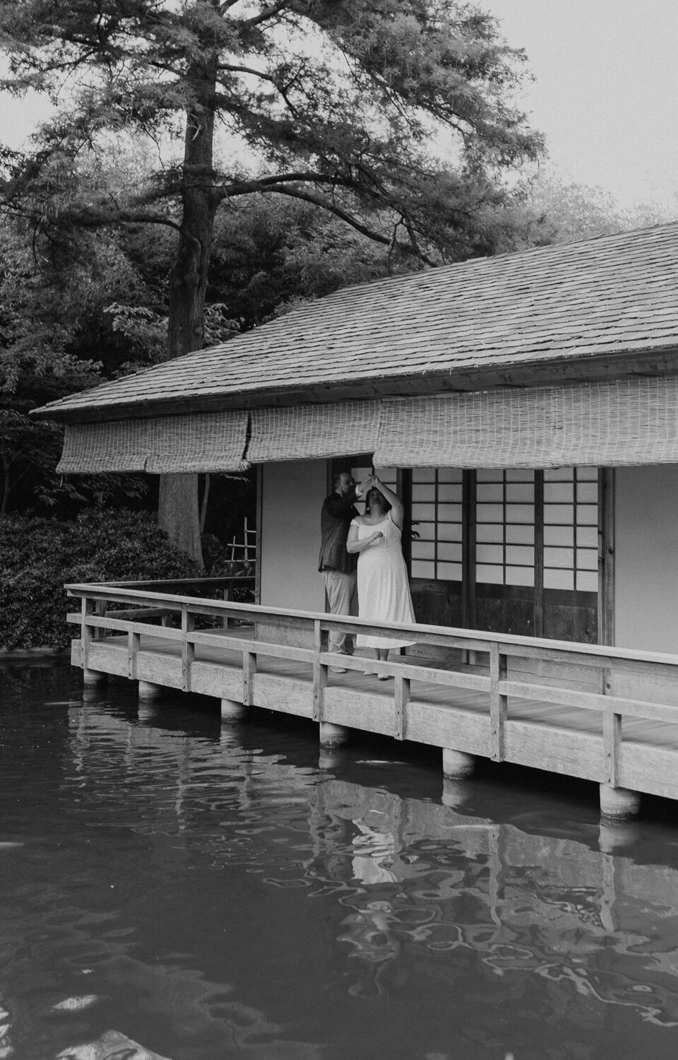 fort-worth-botanic-gardens-engagement-17