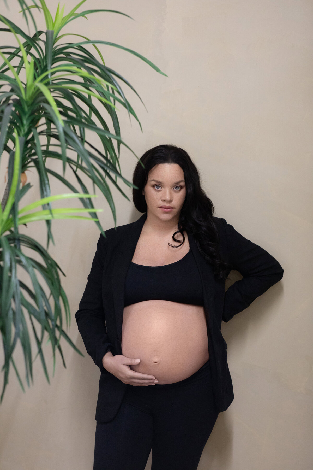 fine-art-in-studio-maternity-portraits-11