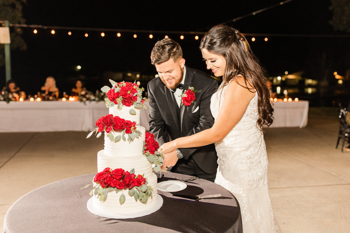 WEDDING-CAKE-CUTTING-1