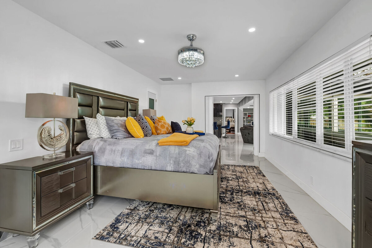 Bedroom 1 (2)