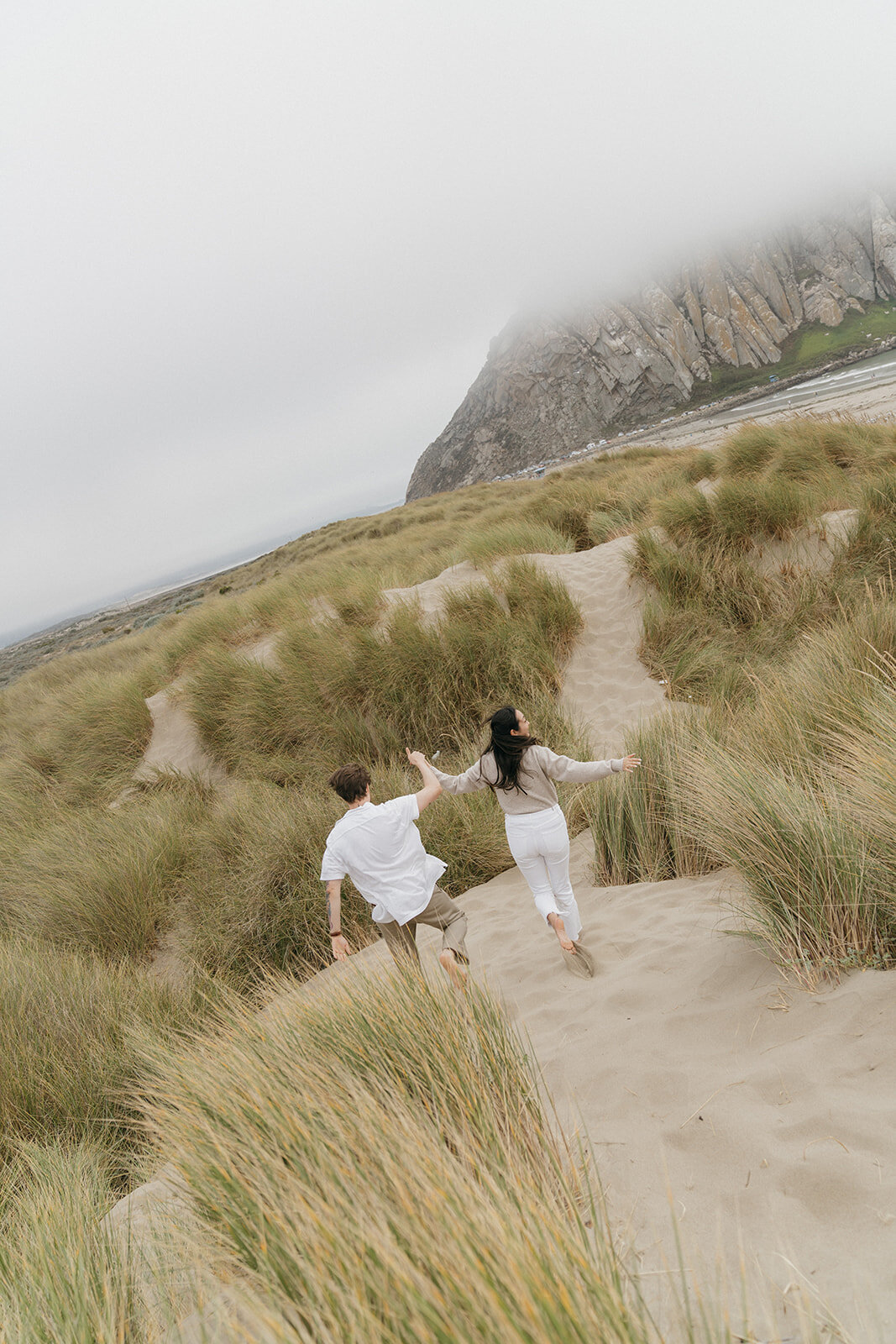 Adventurous-Engagement-Photos-in-Morro-Bay-by-Samantha-Anne15