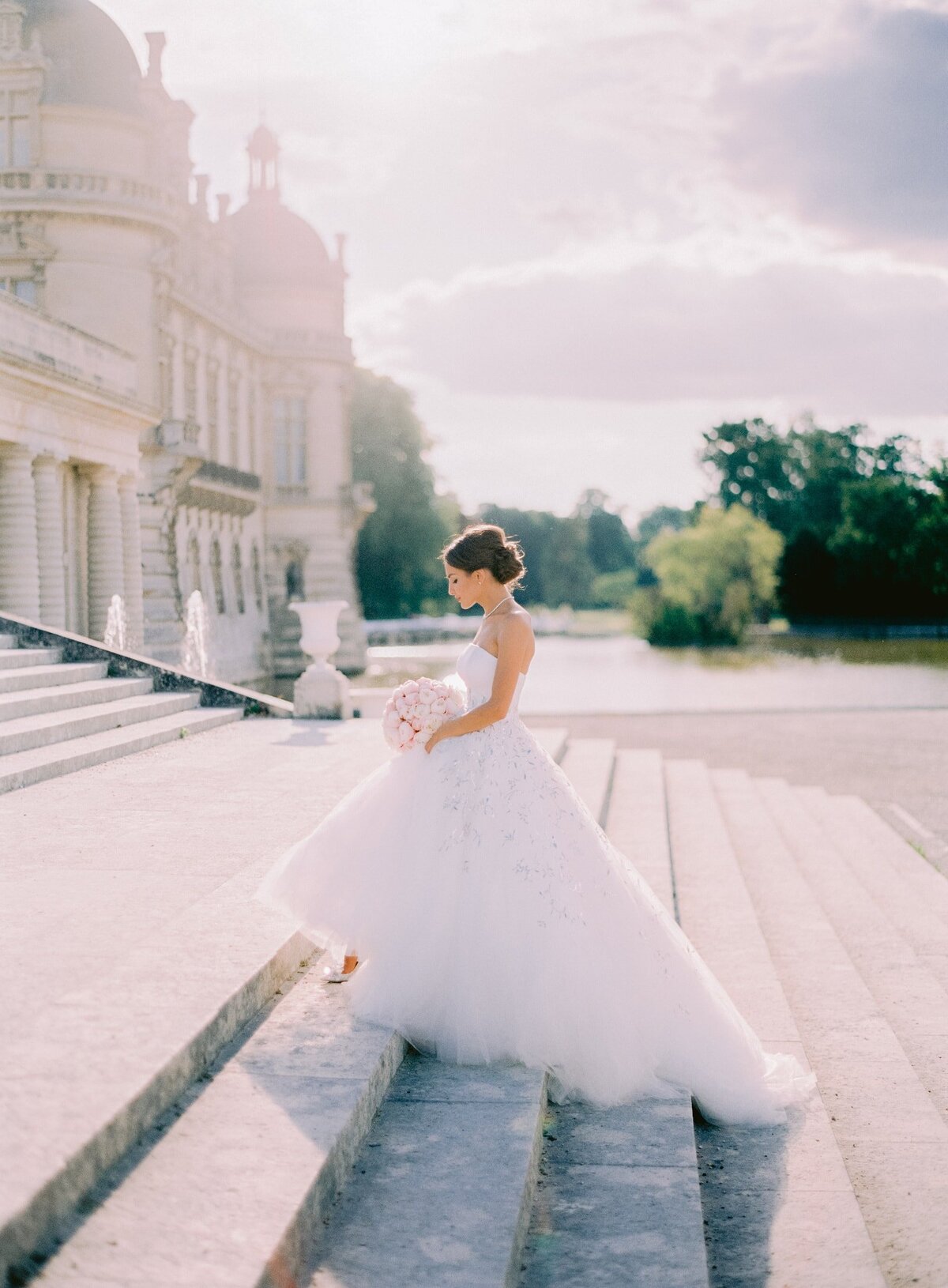 chateau-de-chantilly-luxury-wedding-phototographer-in-paris (20 of 59)