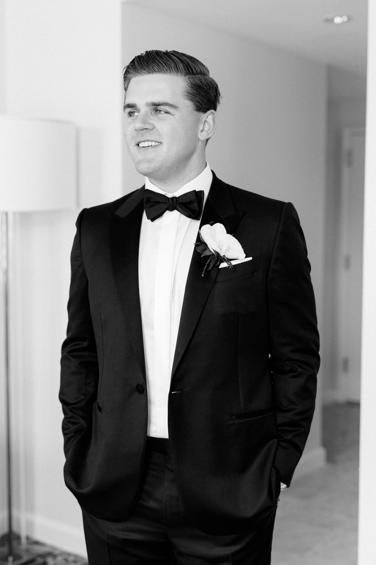 Philadelphia-Ritz-Carlton-Wedding-Groom-Getting-Ready_032