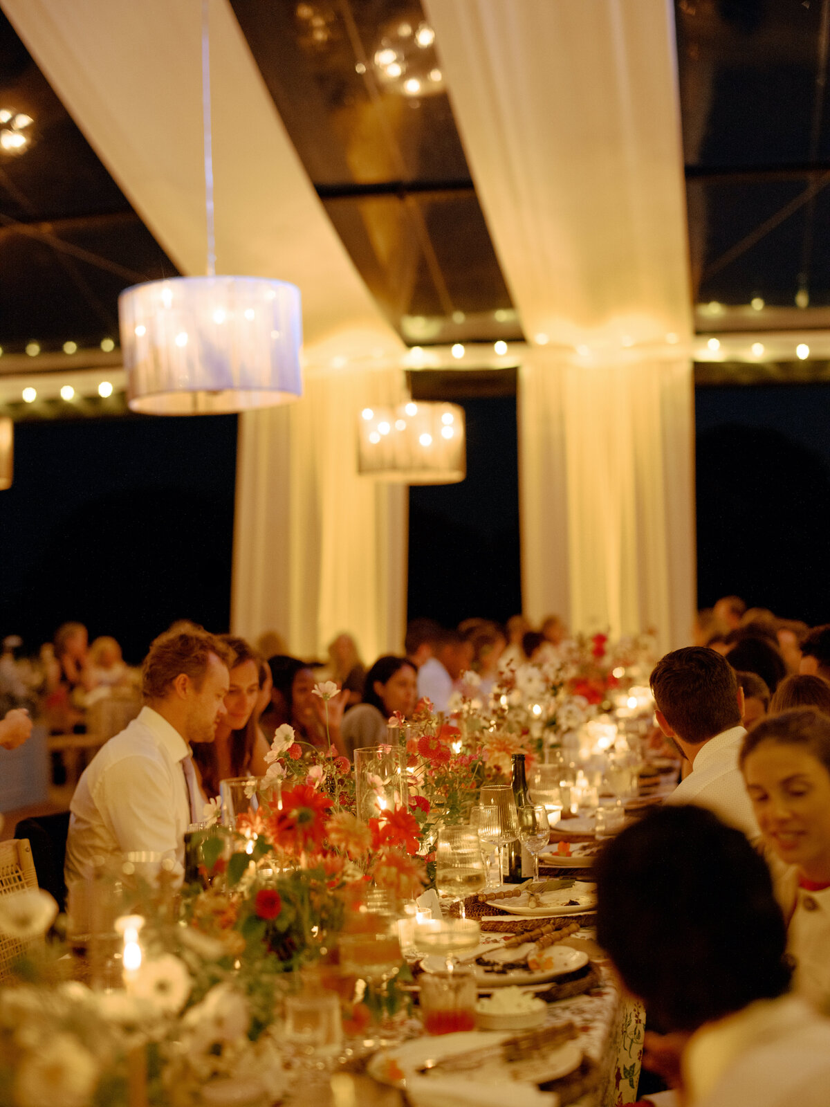 Marthas-vineyard-wedding-planner-kg-events-design-luxury-destination-weddings-private-events-corporate-events-aquinnah-ma-event-designer-outermost-inn-outdoor-tented-wedding-reception-black-frame-tent-97