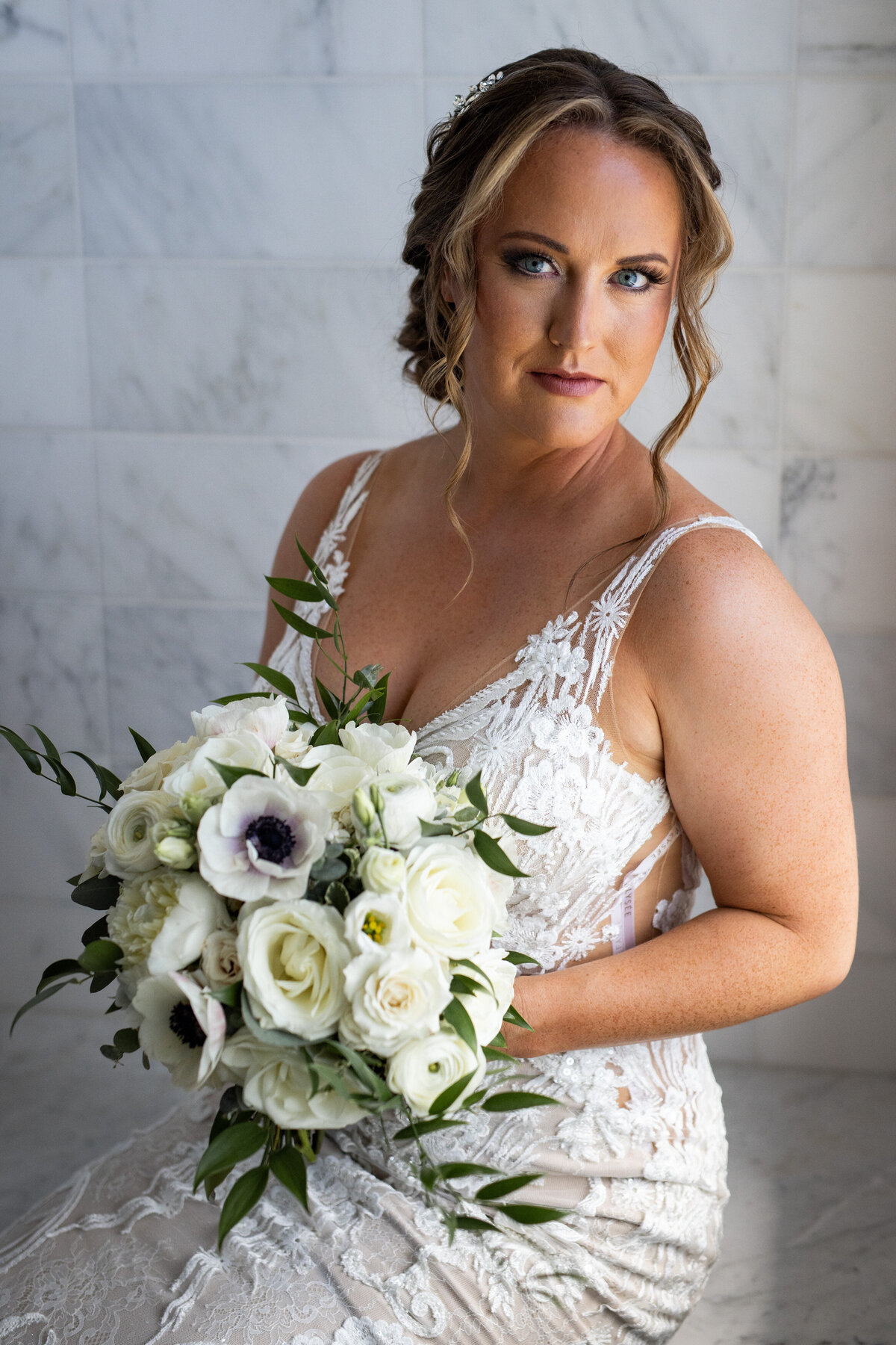 10Intercontinental-Chicago-Hotel-Wedding-Photos-Lauren-Ashlely-Studios