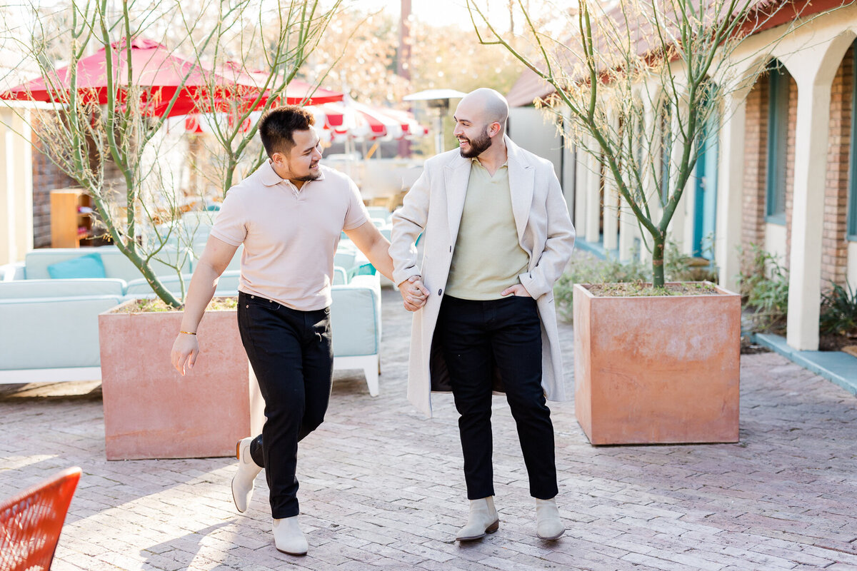 South-Congress-Engagement-Photos-Austin-0001
