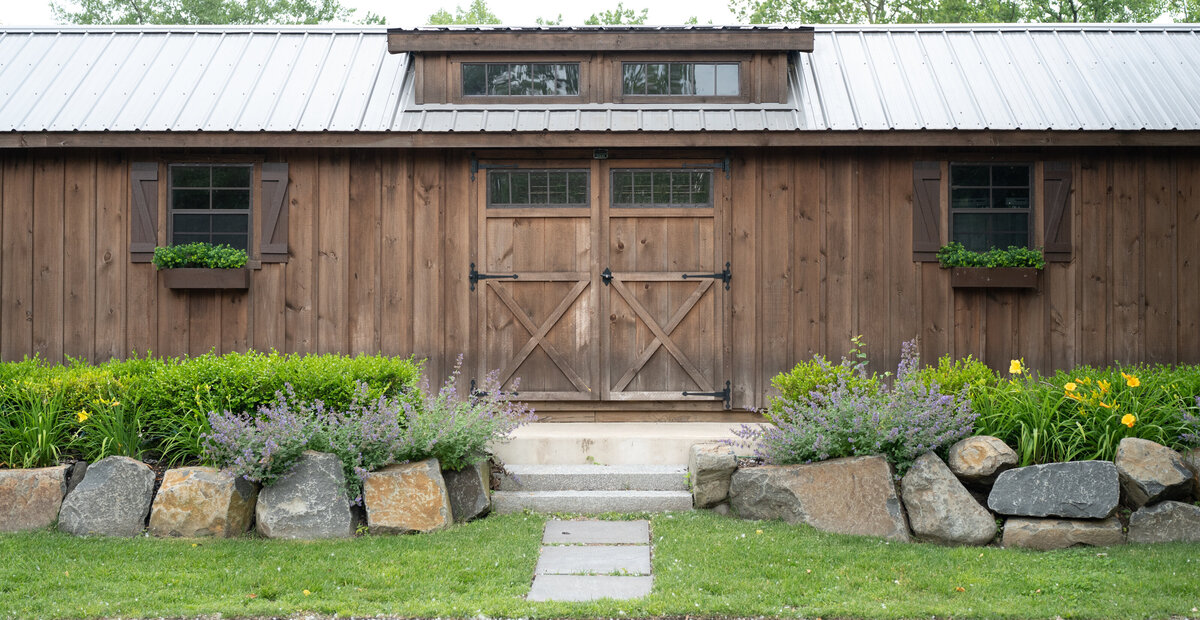 old barn farm house wedding photo location at hamilton manor nj