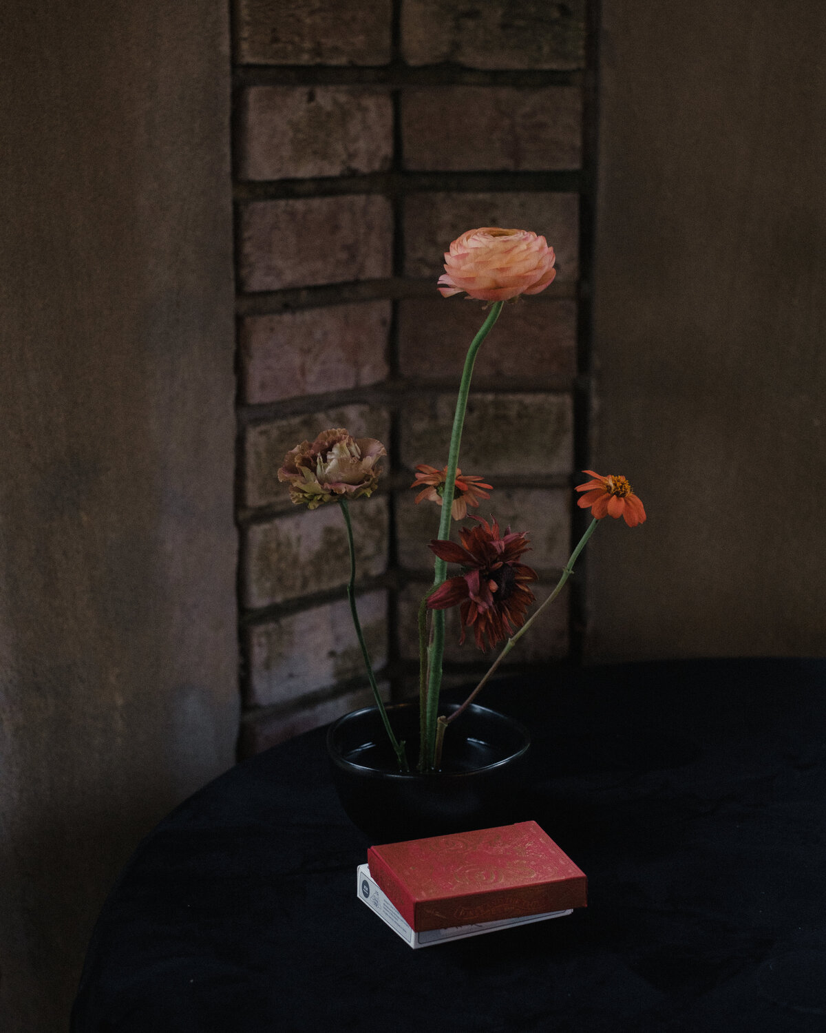 ikebana-wedding-centerpiece-thornwood-castle-seattle-wa-florist-flora-pacifica