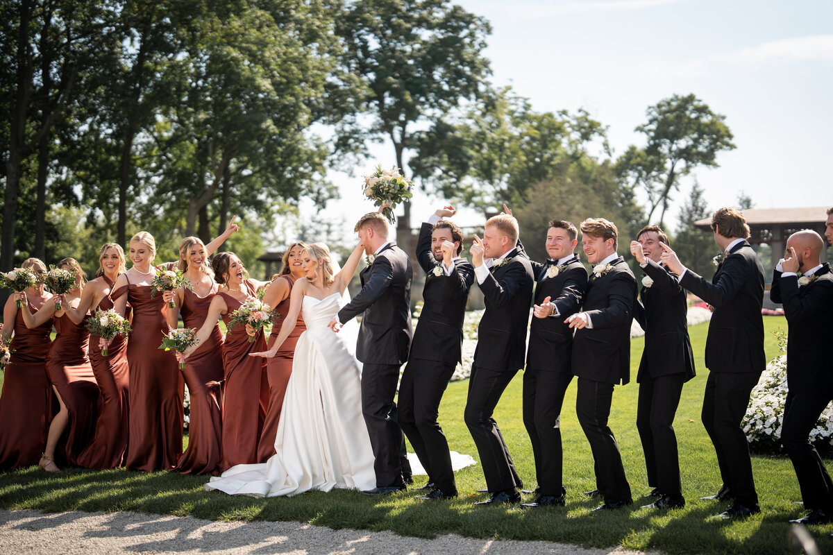 15-Editors-Favorites-Armor-house-lake-forest-wedding-50 mm