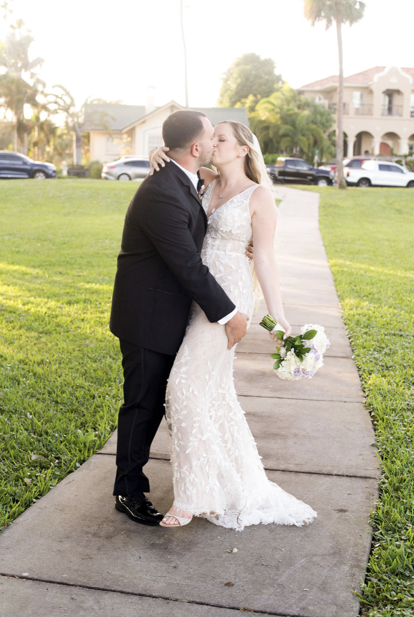 be-brandocious-elope-tampa-chantilly-chic-celebrations-lassing-park-3