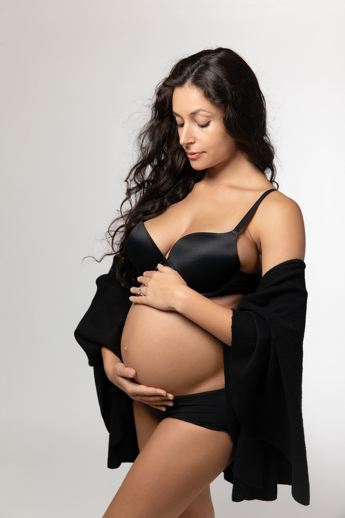 pregnant woman maternity session