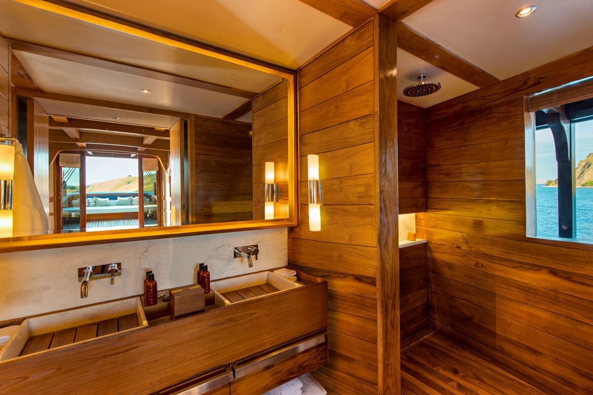 Amandira Luxury Yacht Charter Indonesia  Bathroom