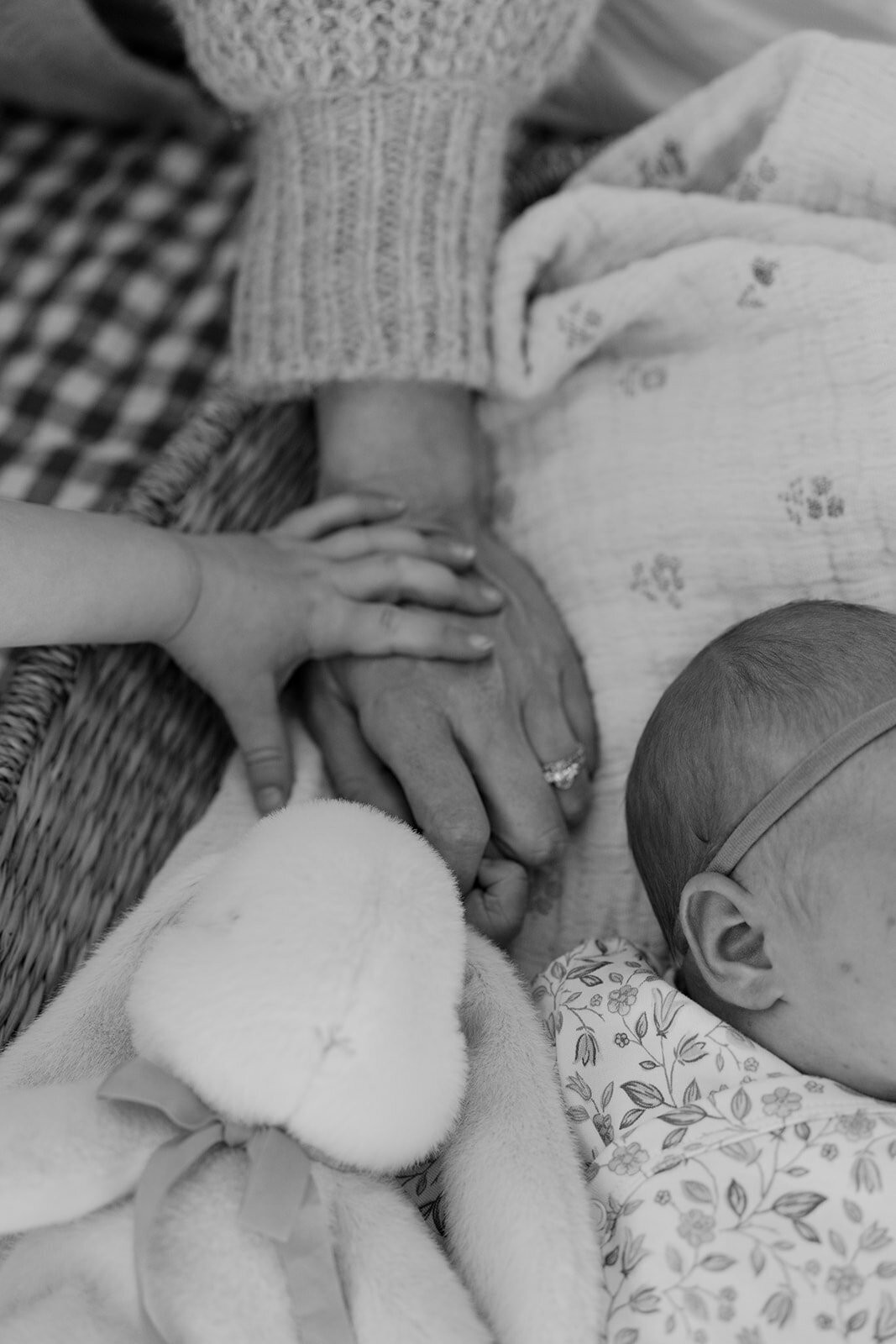 in-home-newborn-family-lifestyle-photos-by-samantha-anne5