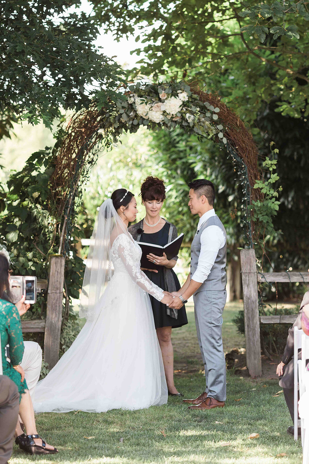 bride and groom photos at Craven Farm Wedding Snohomish