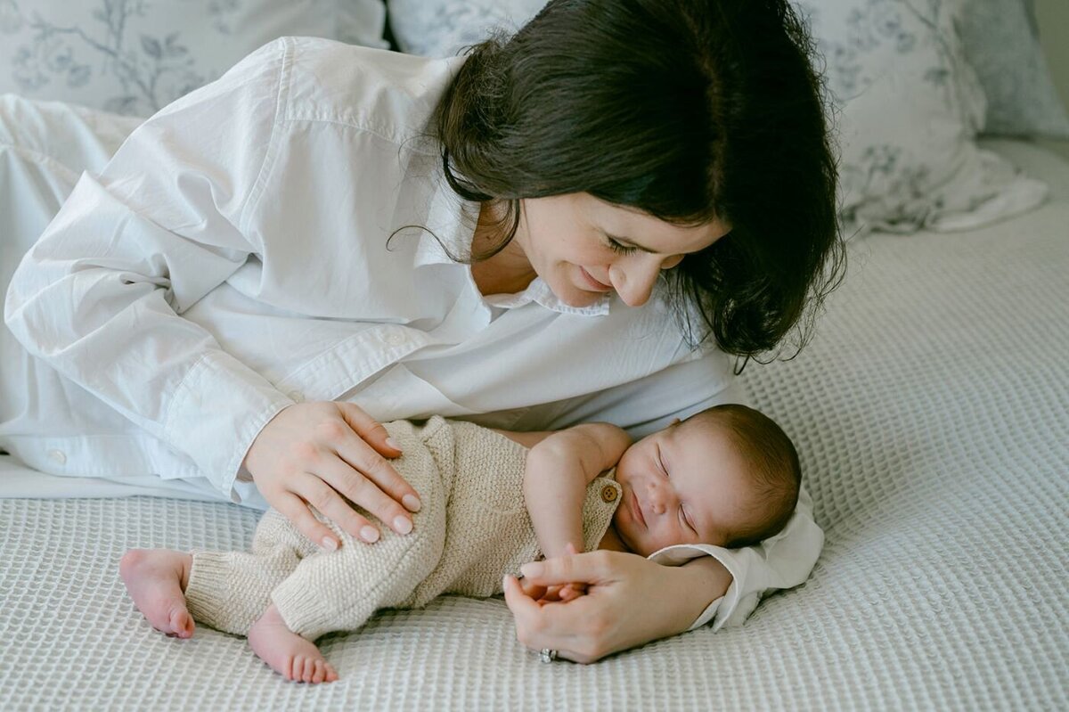 bella-luce-by-michelle-andrea-new-england-photographer-newborn-perry-family-35
