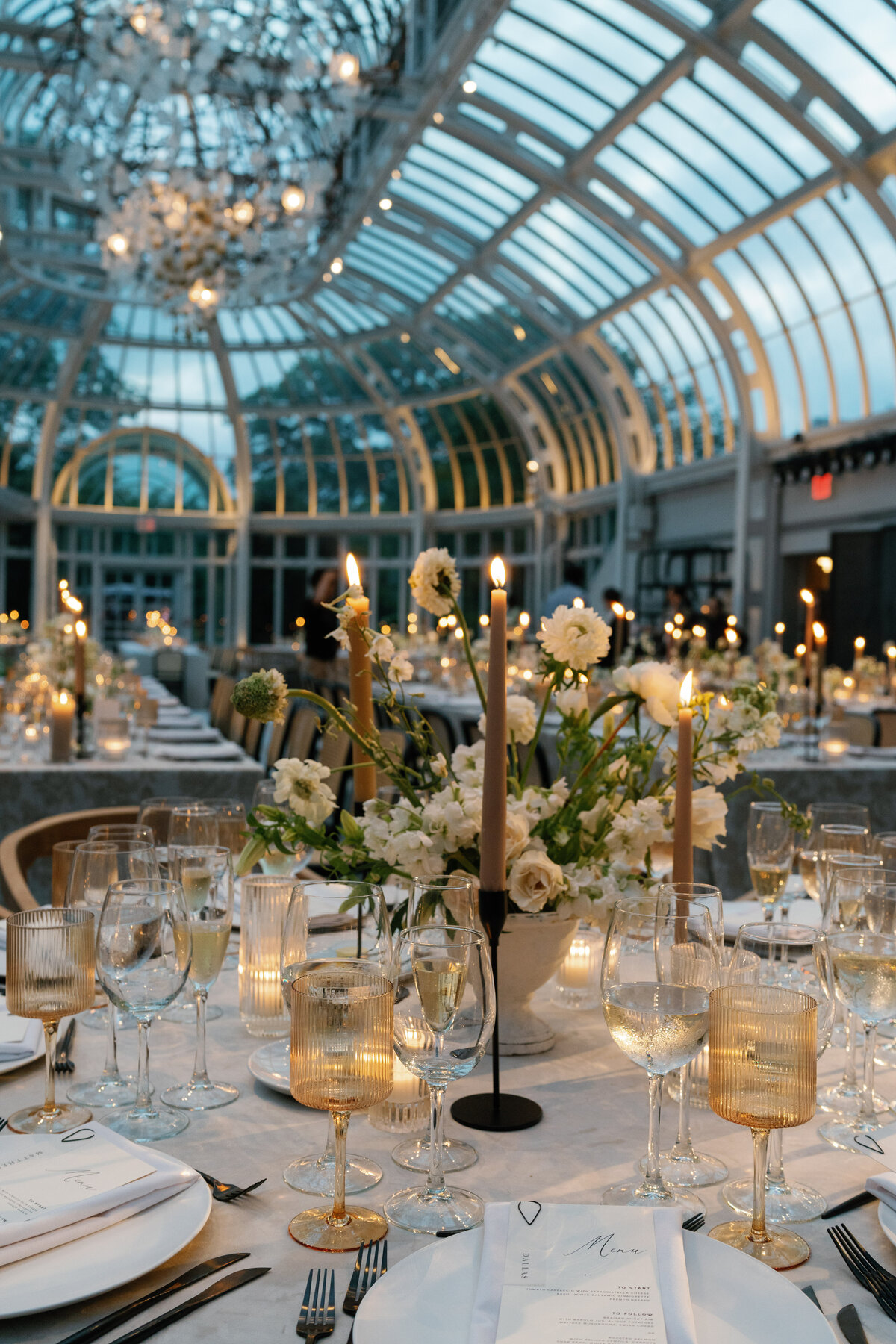 sophisticated-candlelit-graden-wedding-reception-luxury-new-england-wedding-planner-sarah-brehant-events
