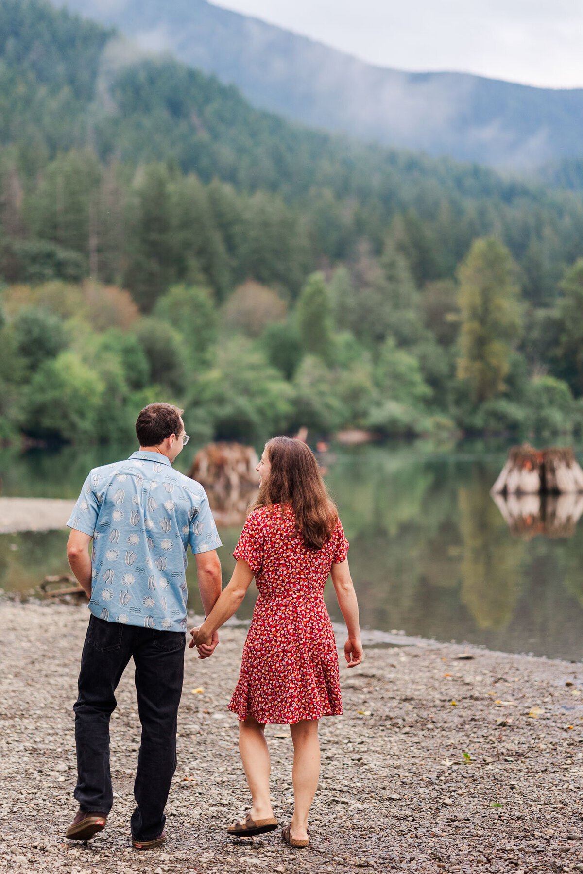Rattlesnake-Lake-Engagement-Photos-25