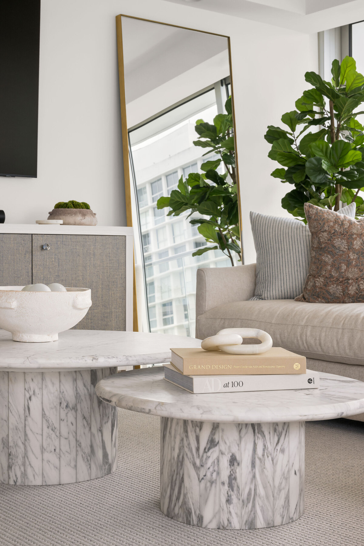 09-22-25_B56_1710AvenidaDelMundo8259