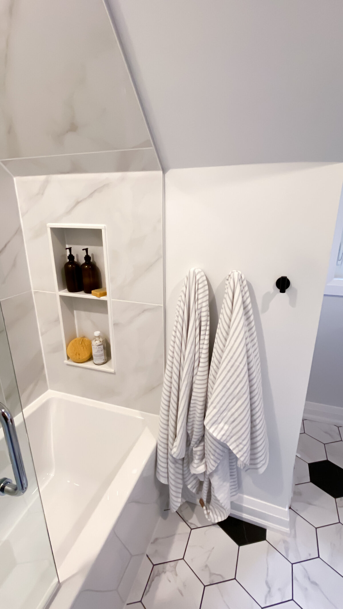 Ottawa Main Bath 1-10
