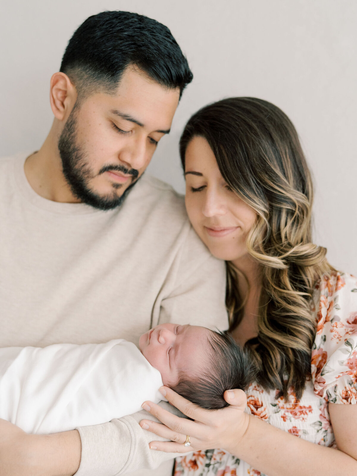northern-virginia-newborn-photography-studio-simple-lifestyle-photo18