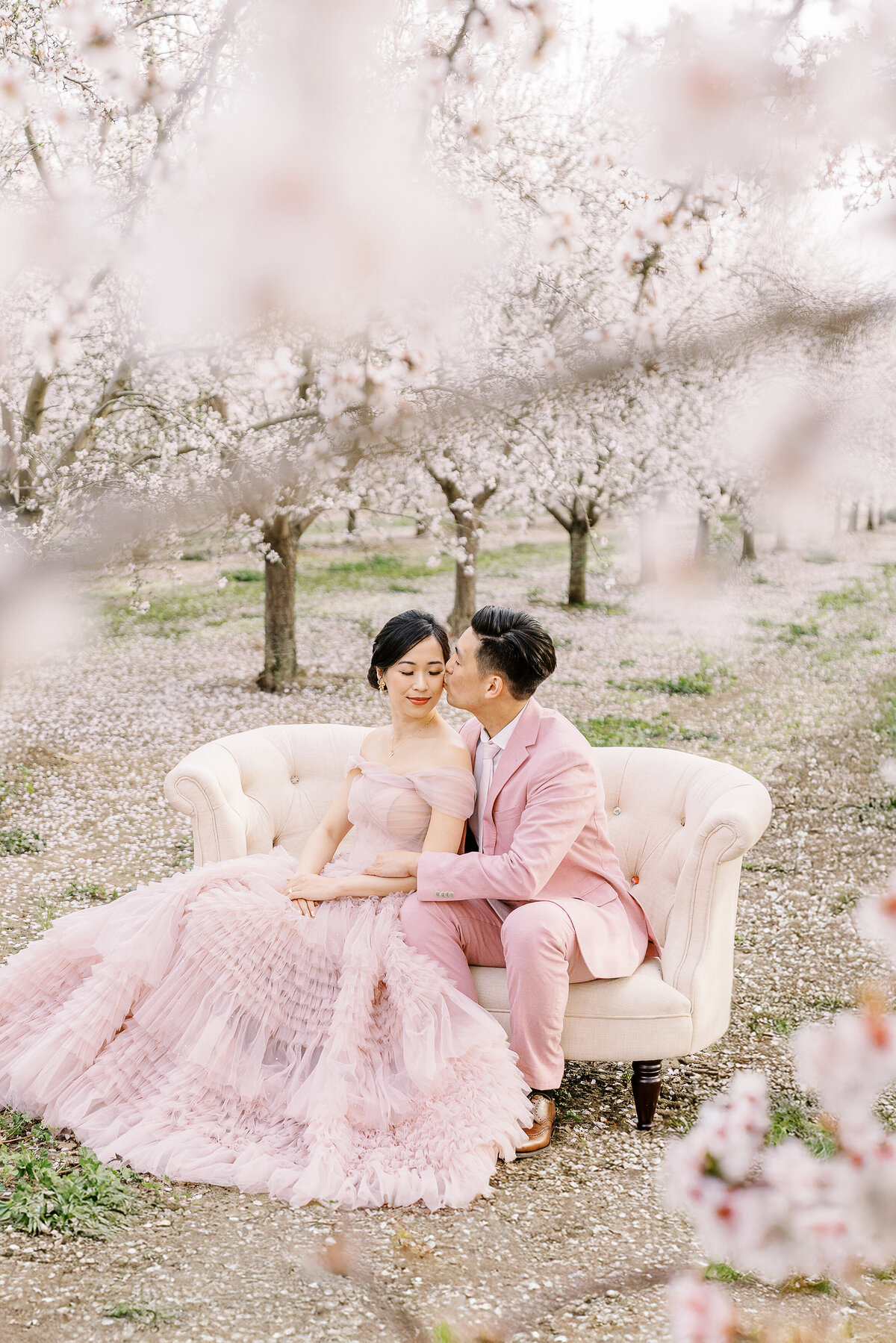 abele-farms-almond-blossom-engagement-11