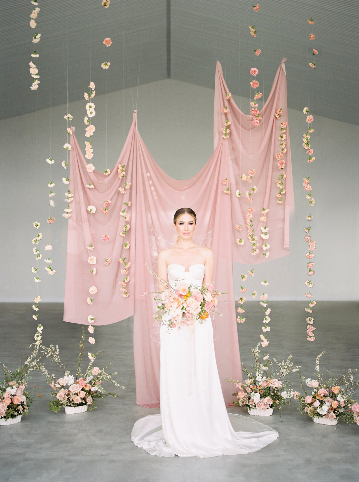floral-and-field-design-bespoke-wedding-floral-styling-calgary-alberta-peach-kiss-editorial-bridal-groom-portraits-35