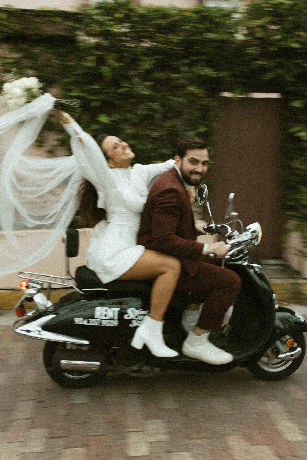 saint-augustine-florida-moped-vespa-elopement-italian-35