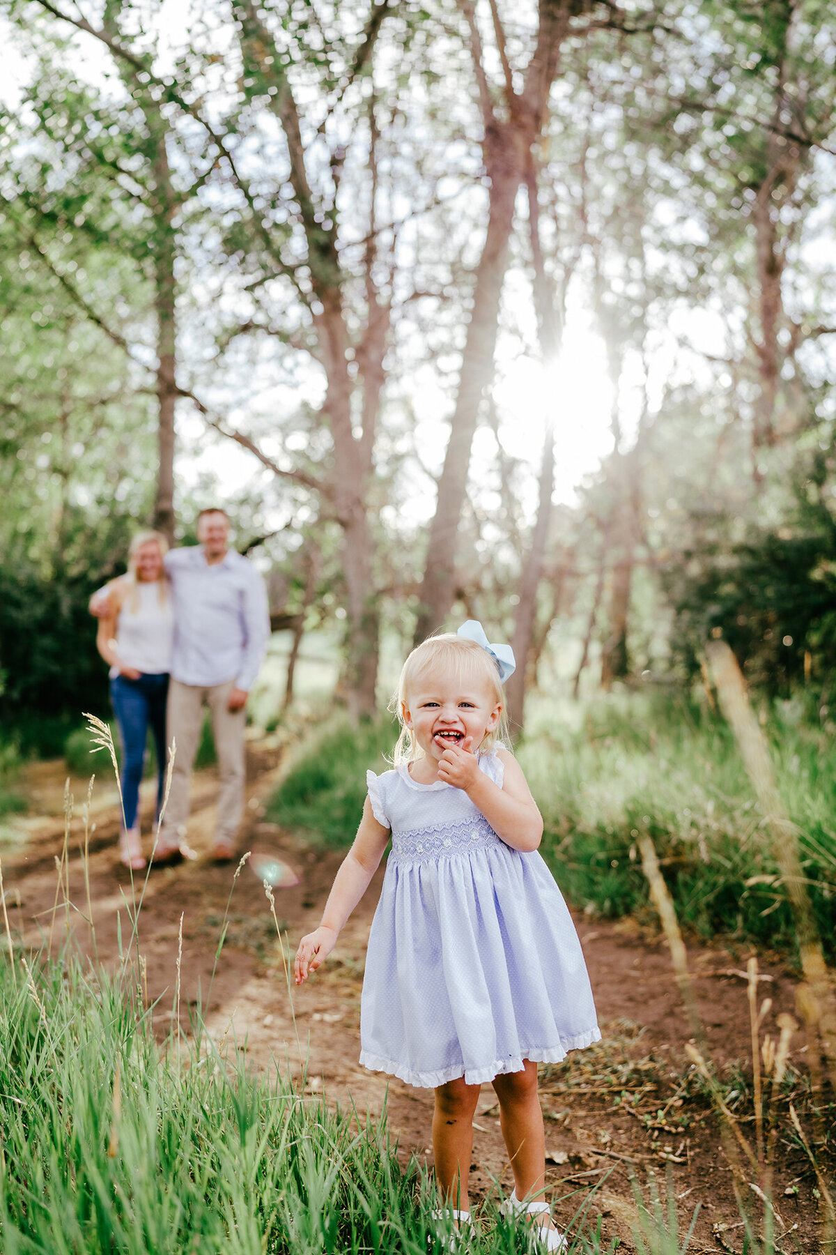 colorado-family-toddler-girl-summer-fields-of-green-session-06