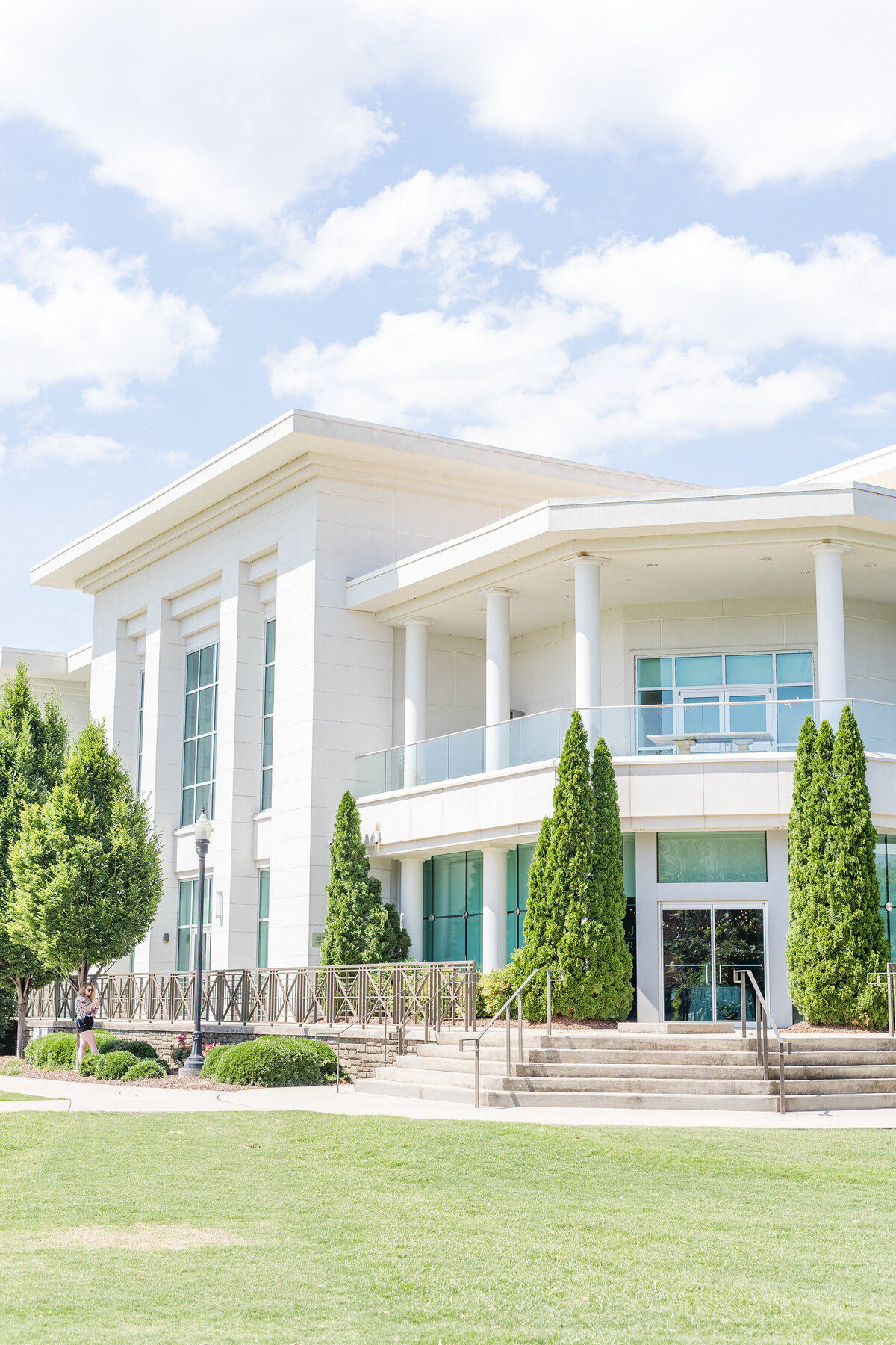 Huntsville Museum of Art Wedding - Lauren Elliott Photography - Janie & Brandon-703