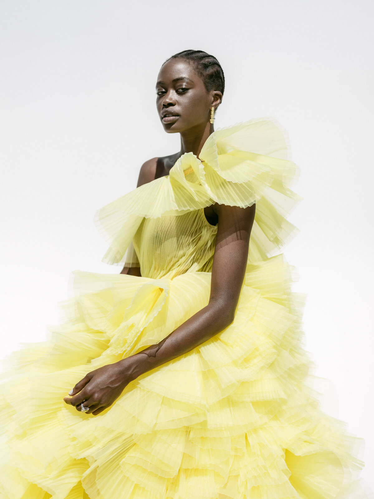 21-KT-Merry-fashion-photography-yellow-georges-hobeika-gown