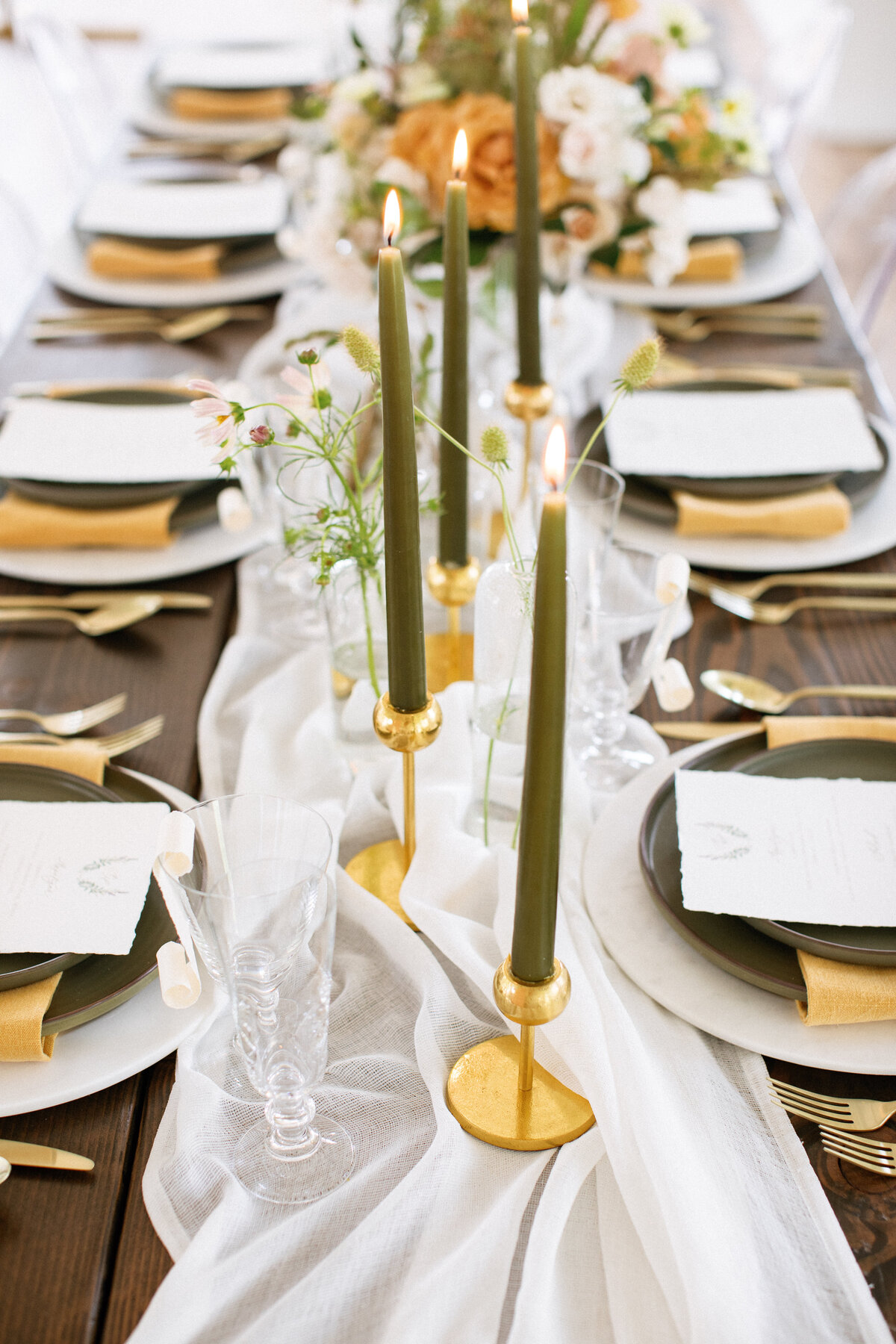 green-candles-romantic-tablescape
