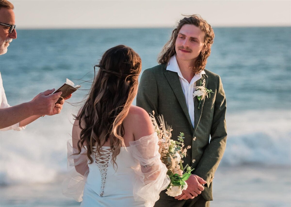 Top-Photographer-for-high-end-adventurous-beach-destination-elopements-in-Mexico-Soul-and-Sky-Weddings-1