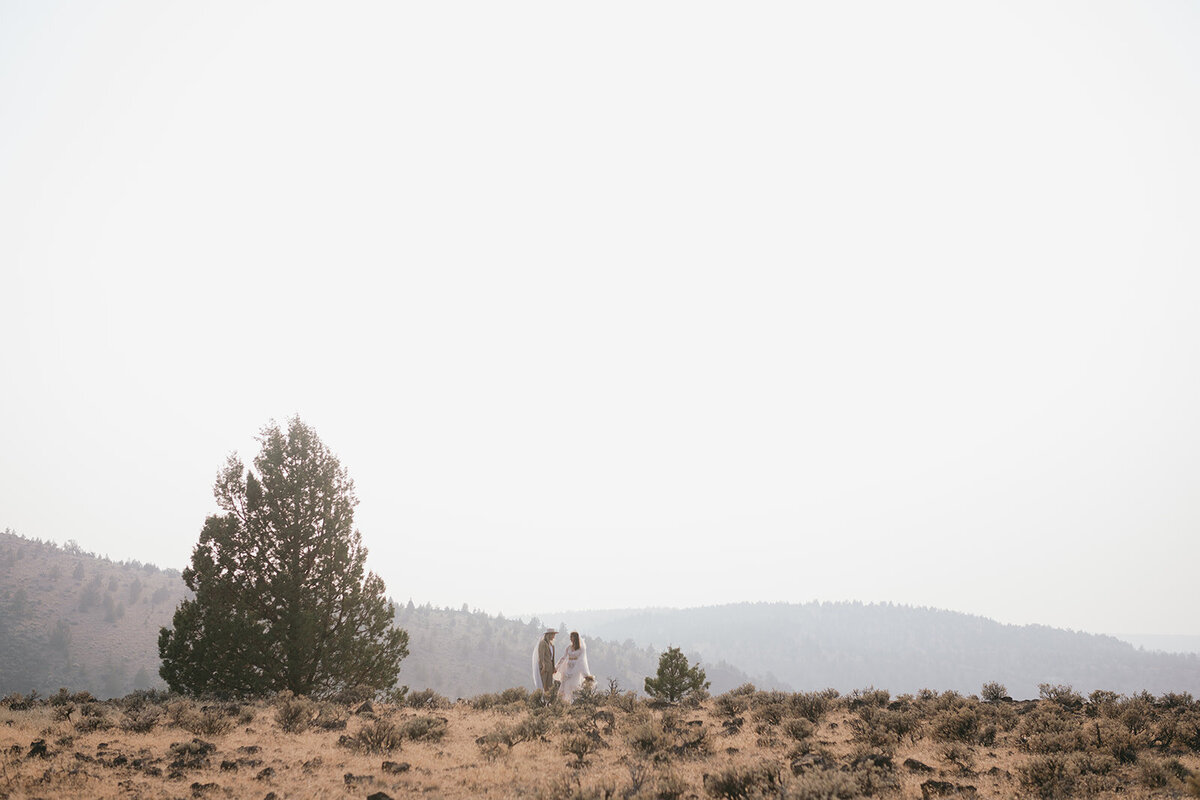 bend-airbnb-lgbtq-elopement-cliff-93