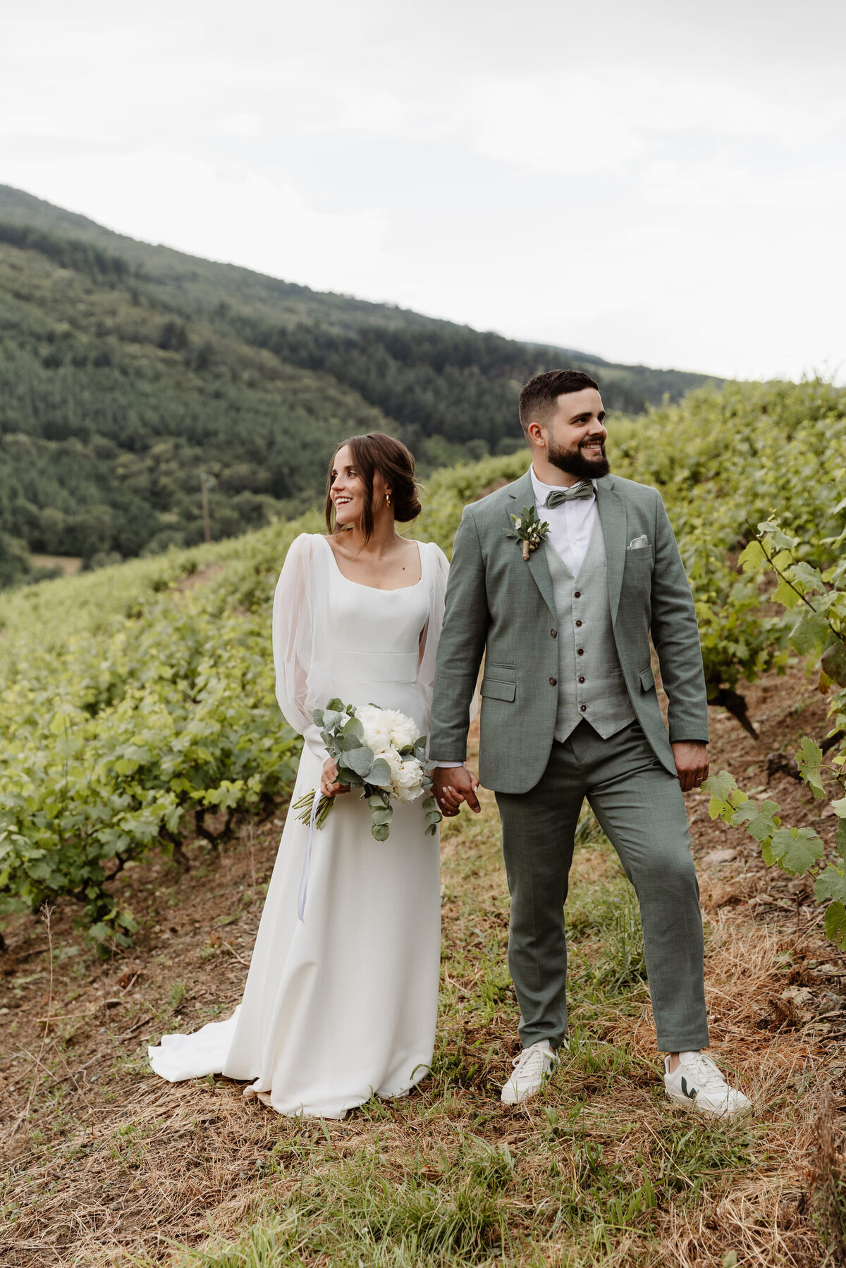 Fanny-et-Jeffrey-mariage-couple-exterieur8