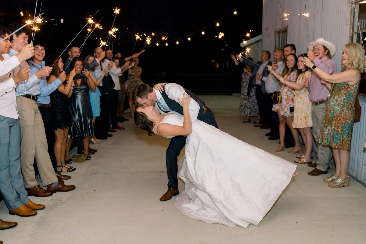 summer-rustic-blue-gin-wedding-8