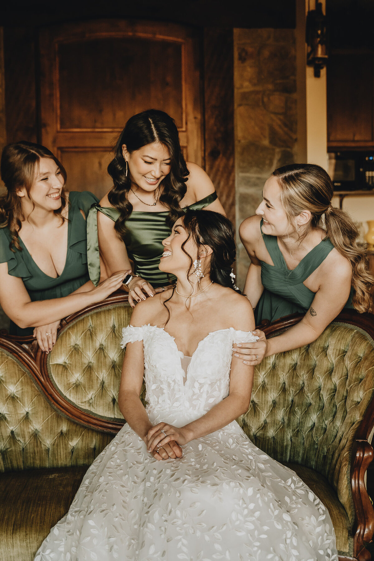 bride-and-bridesmaids-charlotte
