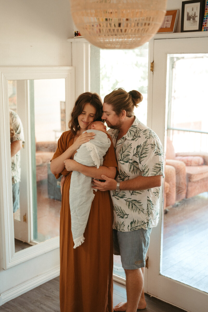 perth-newborn-baby-photographer-natural-in-home (12)