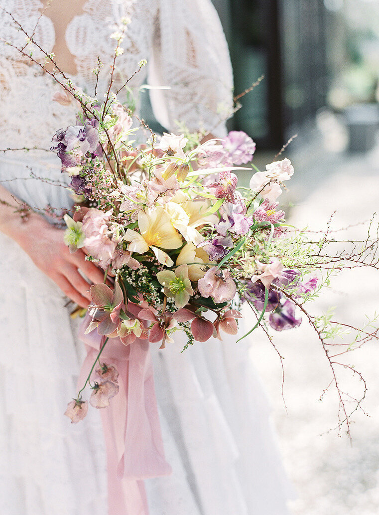 couture-wedding-dress-bouquet