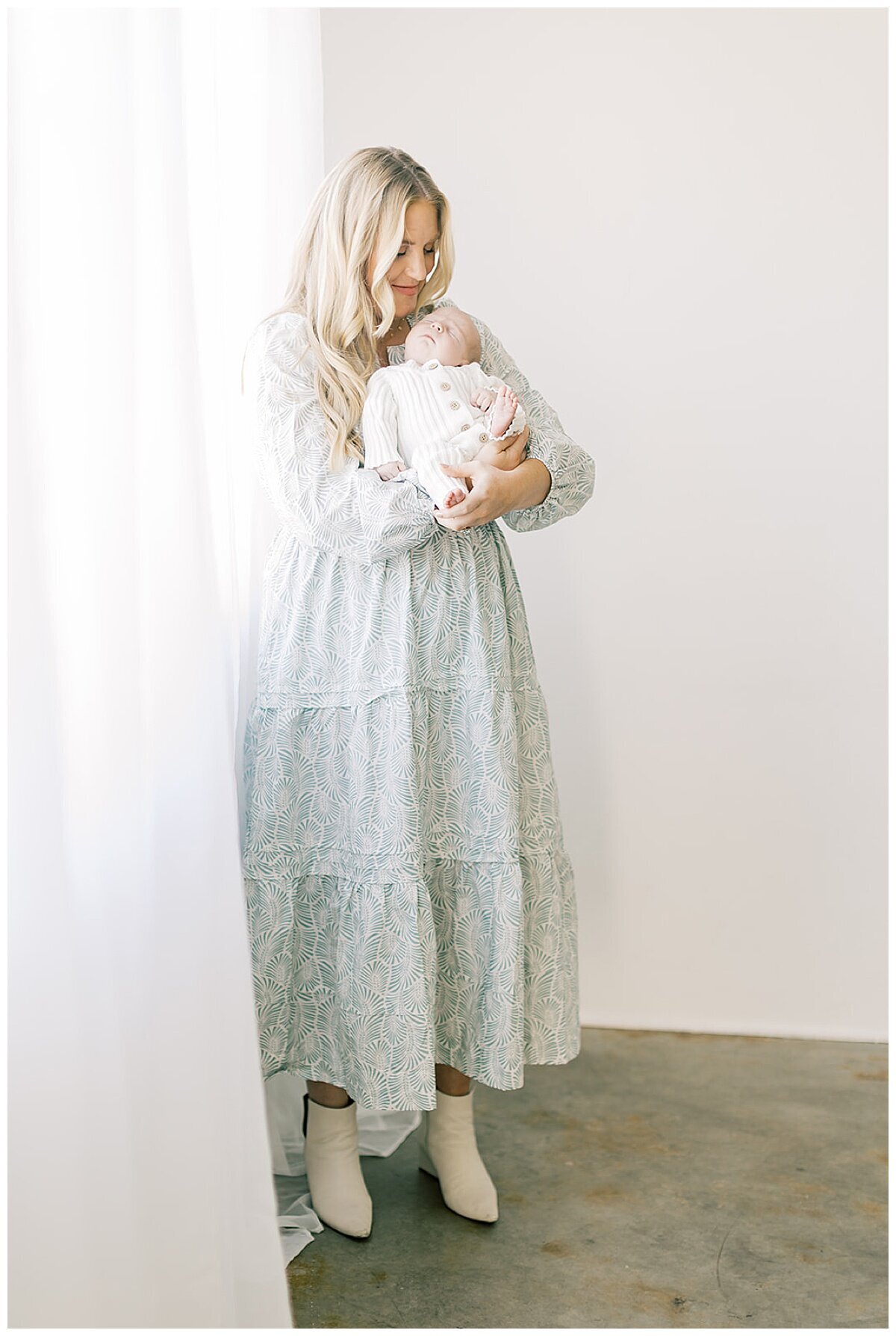 Crystal Leffel Photography Maternity Newborn Family Motherhood Destination Photographer Denver Colorado Timeless Light Airy  Film Photographer_0172