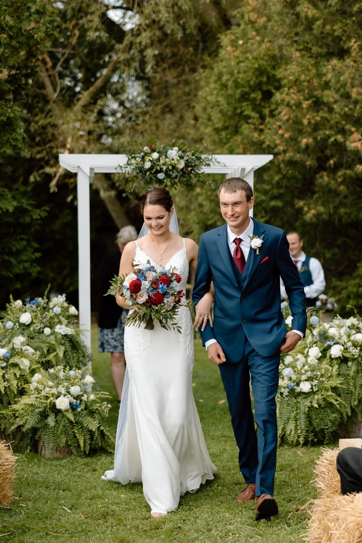 G&T Backyard Wedding Flowers Mapleton Acres15