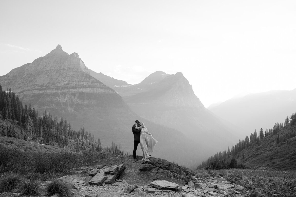 vintage-hollywood-glacier-national-park-elopement-presley-gray-photo1280
