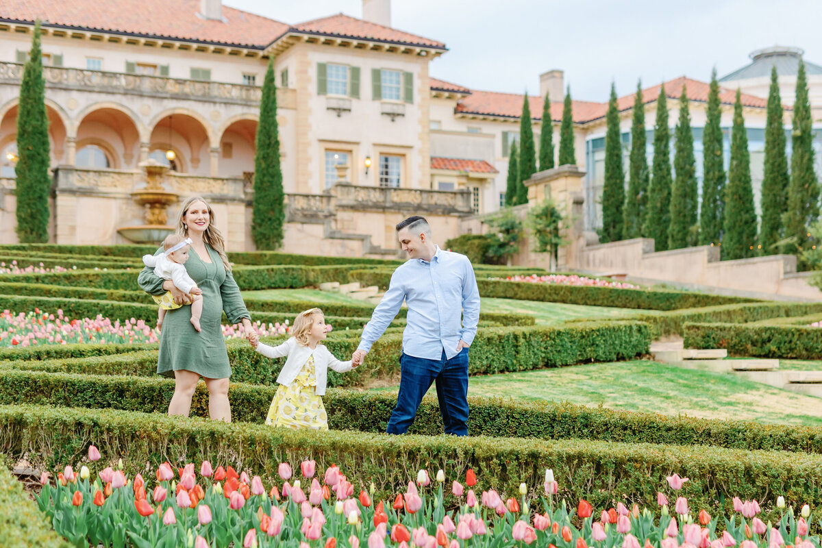 Mackey Family Photoshoot - Philbrook Museum - Amanda Hitchen Photography-18