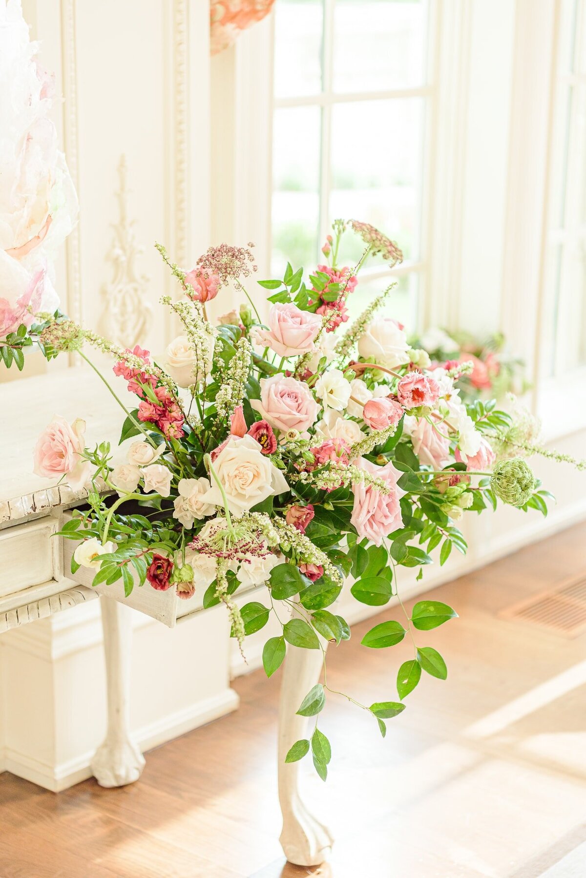 decorating-with-flowers-nc-wedding