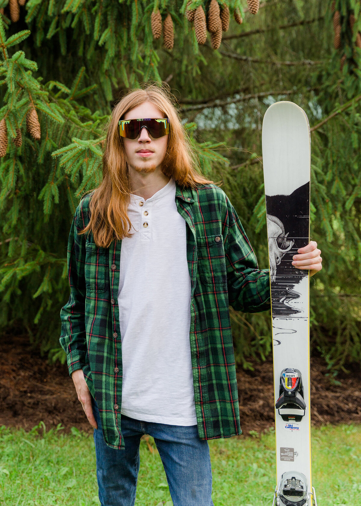 Skiing photo